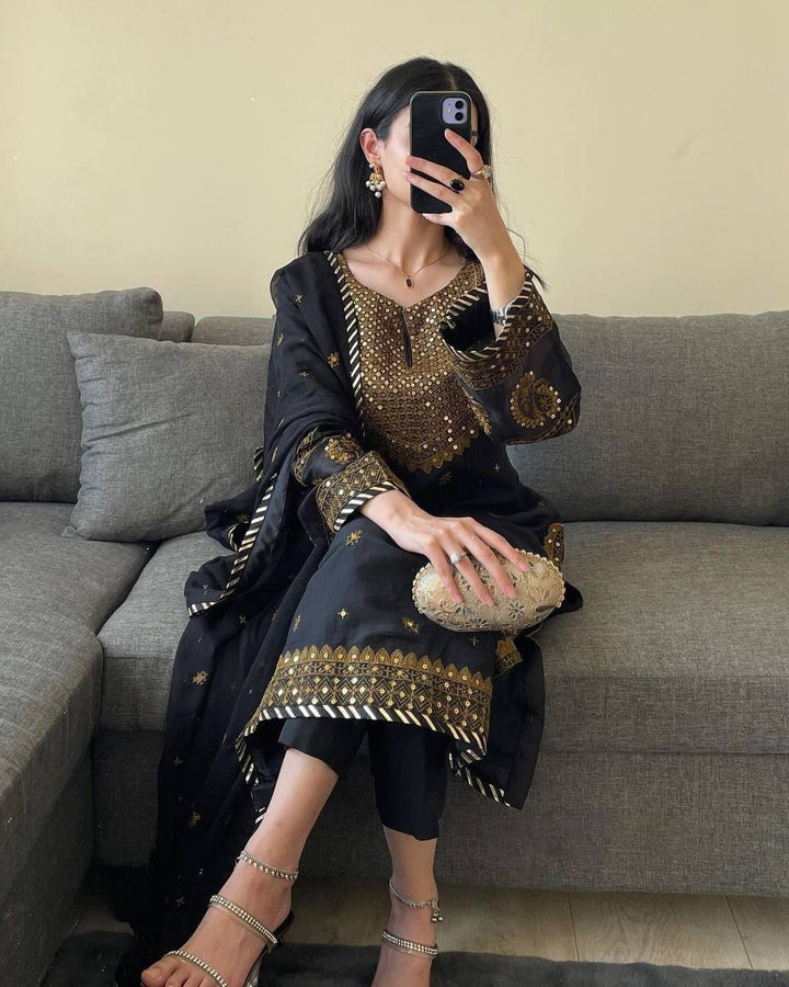 Classic Charisma The Elegant Kurta Pant Ensemble
