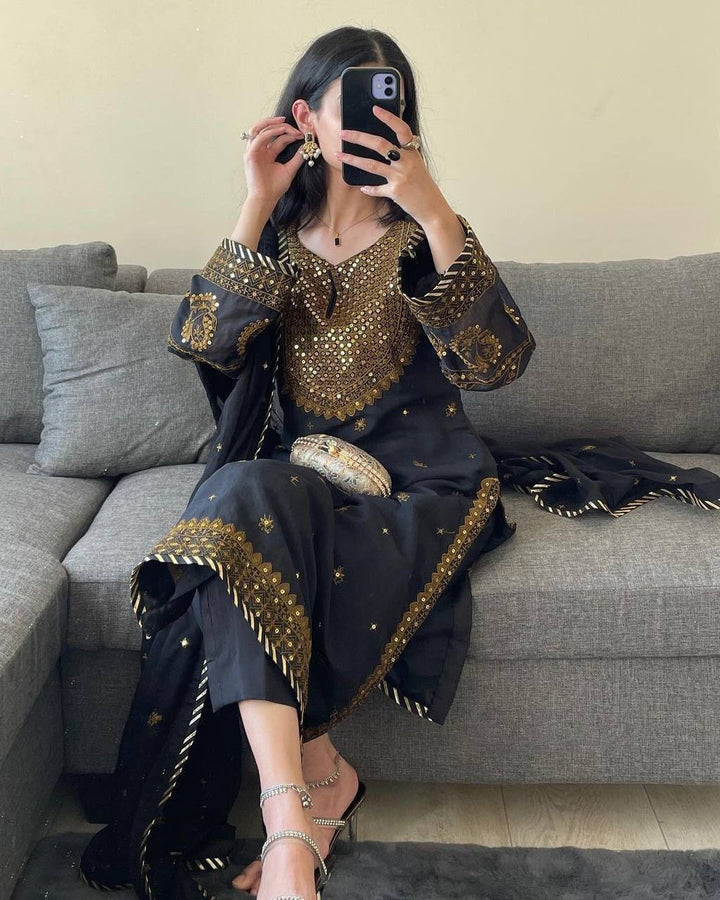Classic Charisma The Elegant Kurta Pant Ensemble